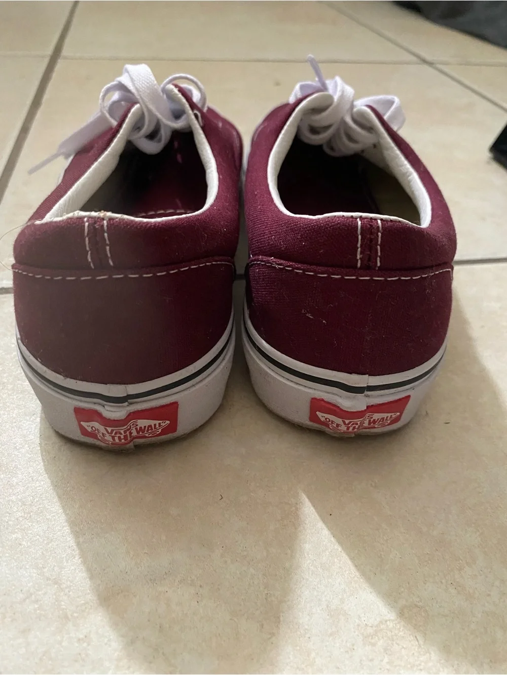 Vans Low-Top Sneakers in Maroon and White
